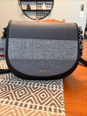 NWT! Calvin Klein Gray and Black Textured Crossbody Saddle Bag